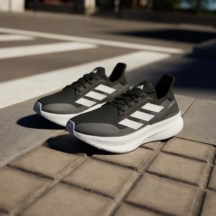 adidas Ultraboost 5x core black/cloud white/carbon (Damen)