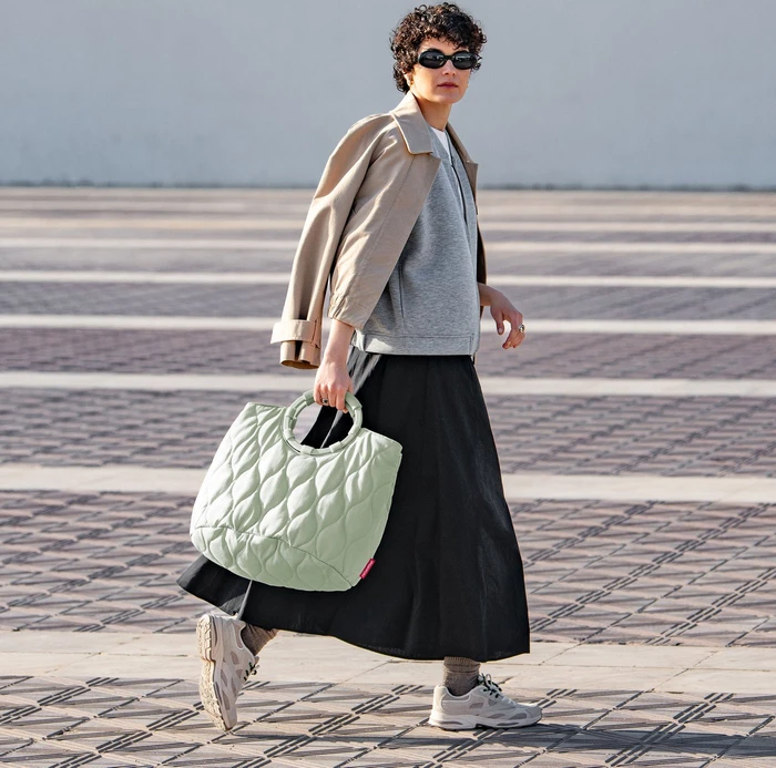 Reisenthel loopbag hobo Handtasche puffer iced matcha