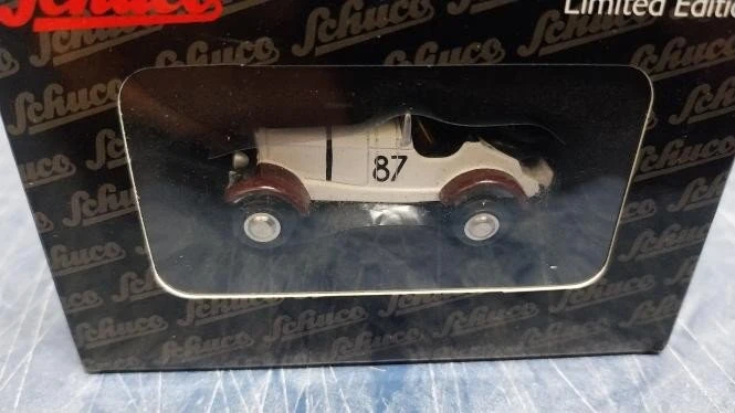 Schuco Piccolo Mercedes-Benz SSKL #87 weiß