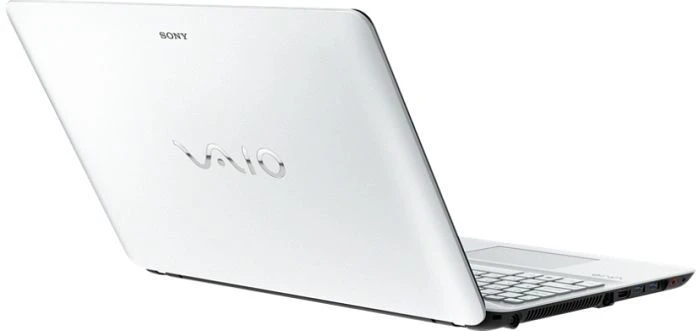 Sony Vaio Fit 15E, weiß, Pentium 987, 4GB RAM, 500GB HDD, GeForce GT 740M, DE