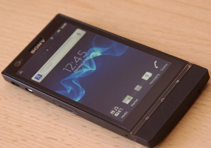 Sony Xperia P schwarz
