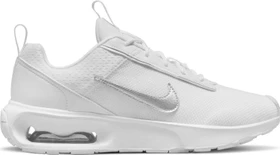 Nike Air Max INTRLK Lite white/metallic silver (Damen)