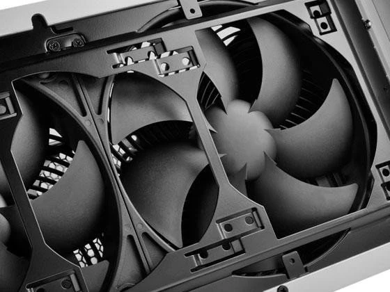 SilverStone Fortress FT05 schwarz, schallgedämmt