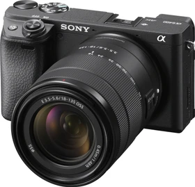 Sony Alpha 6400 A mit Objektiv E 18-135mm 3.5-5.6 OSS