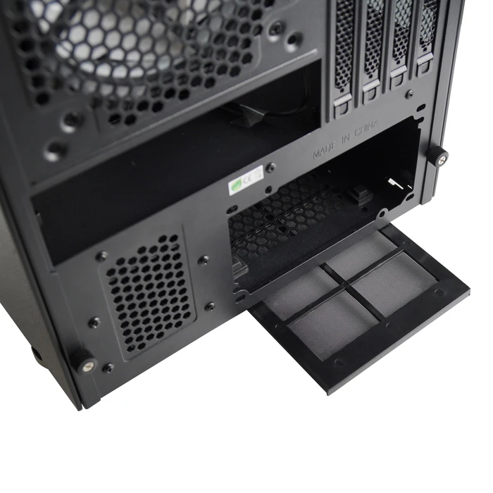 Chieftec Chieftronic M2, Glasfenster