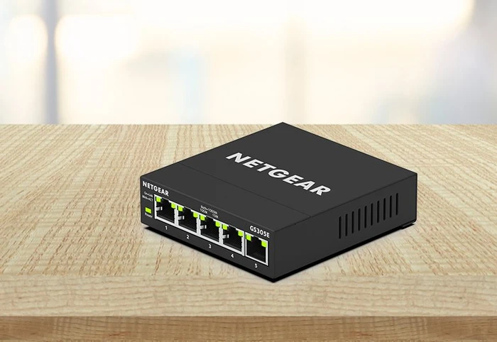 Netgear SOHO GS300 Desktop Gigabit Smart Switch, 5x RJ-45