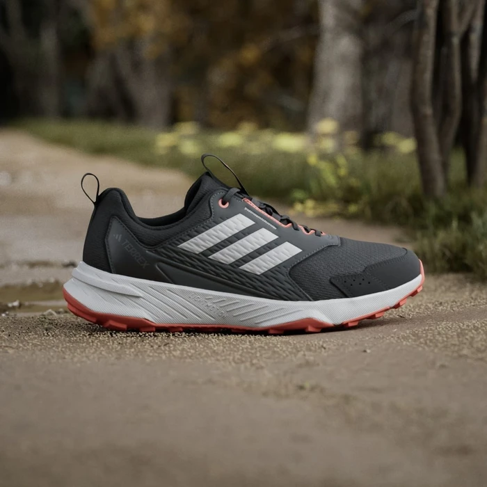 adidas Tracefinder core black/grey one/semi impact orange (Herren)