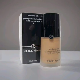Giorgio Armani Luminous Silk Foundation Nr. 11, 30ml