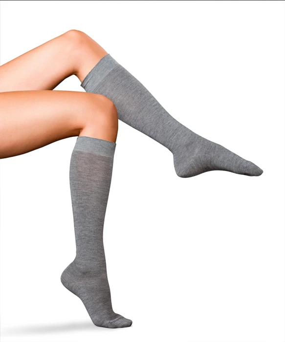 Falke No. 1 Finest Cashmere Socken light greymel. (Damen)