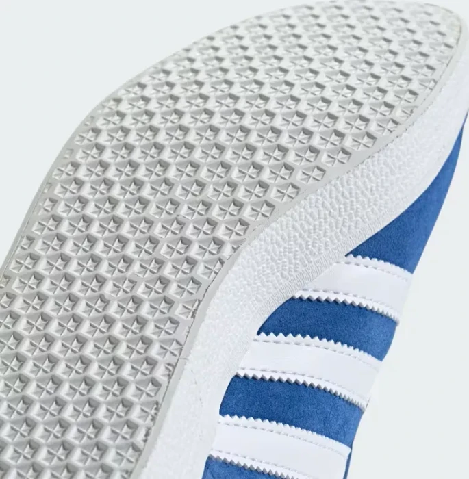 adidas Gazelle Fußball Leeds United FC blue/cloud white/gold metallic (Herren)