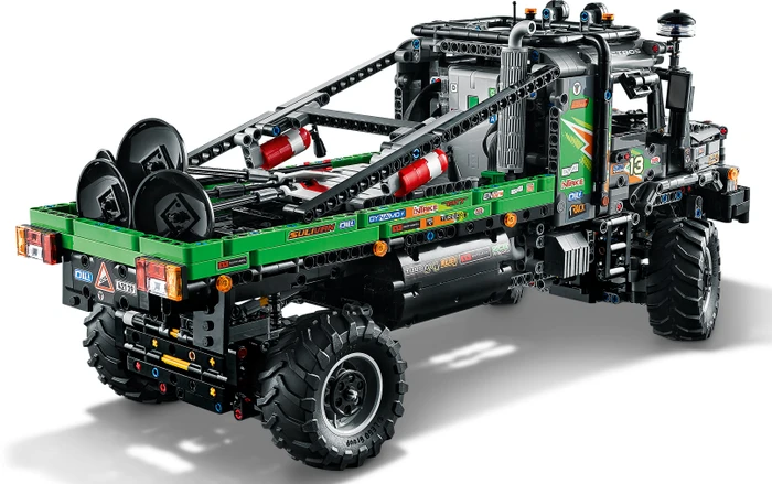 LEGO Technic - 4x4 Mercedes-Benz Zetros Offroad-Truck