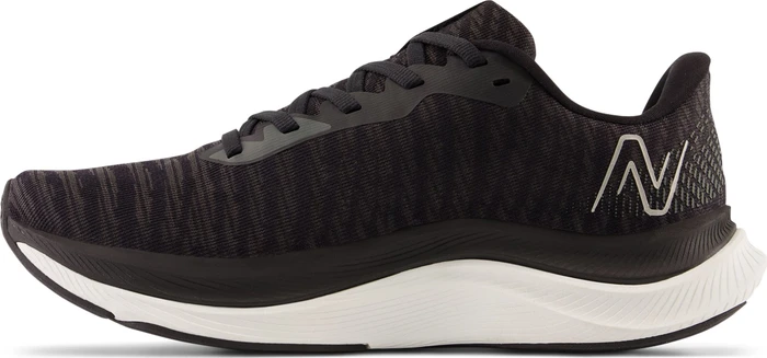 New Balance FuelCell Propel v4 schwarz/weiß (Damen)
