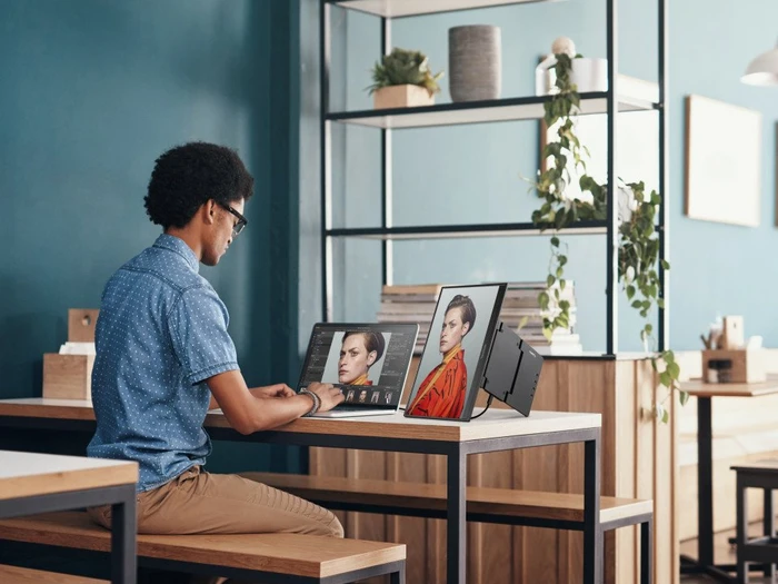 ViewSonic VP16-OLED, 15.6"