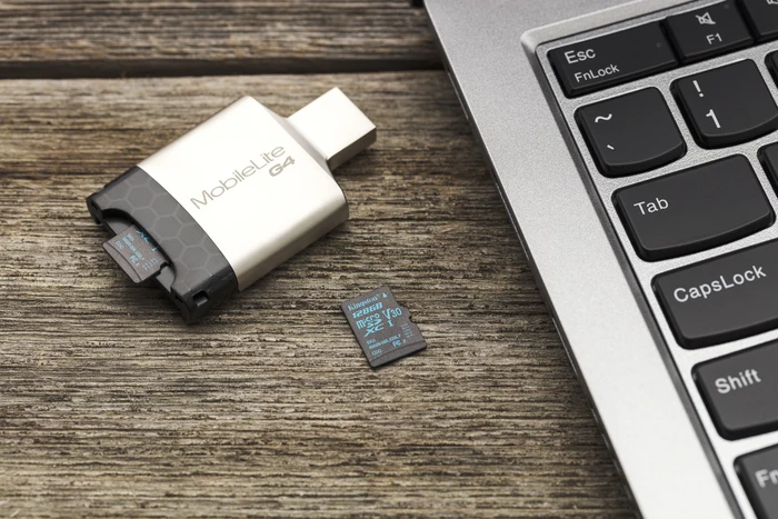 Kingston Canvas Go! R90/W45 32GB Kit, UHS-I U3, Class 10