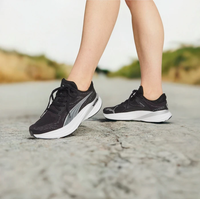 Puma Magnify Nitro 2 puma black/puma white/puma silver (Damen)