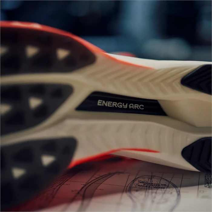 New Balance FuelCell SuperComp Elite v5 urgent red/white/black (Herren)