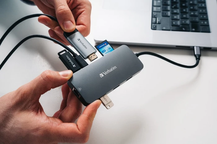 Verbatim USB-C Pro Multiport Hub CMH-09, USB-C 3.1 [Stecker]