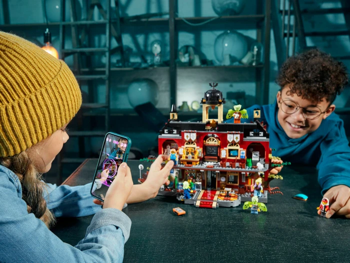 LEGO Hidden Side - Newbury's spukende Schule