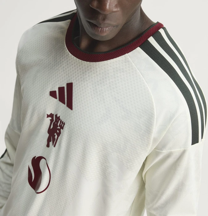 adidas Manchester United Authentic 2026/2027 Ausweichtrikot langarm ivory (Herren)