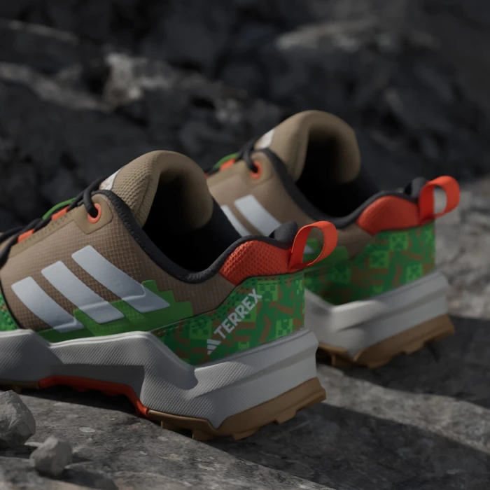adidas Terrex AX4R cardboard/cloud white/semi impact orange (Junior)