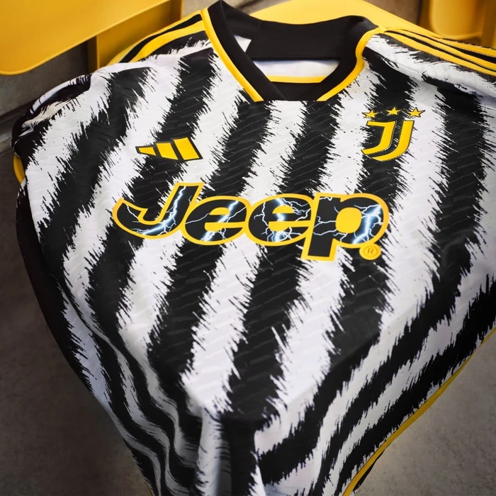 adidas Juventus Turin Authentic 2023/2024 Heimtrikot black/white (Herren)