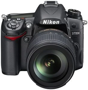 Nikon D7000 mit Objektiv AF-S DX 18-105mm 3.5-5.6 G ED VR und AF-S 70-300mm 4.5-5.6 G IF-ED VR