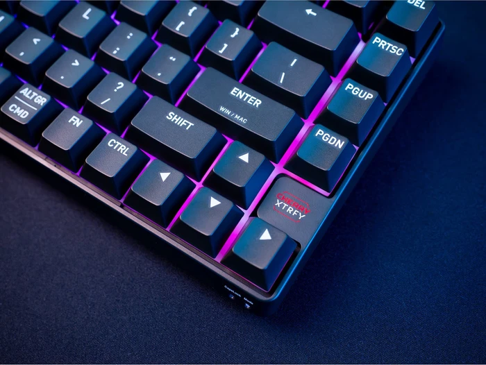 Cherry Xtrfy K33 Compact Wireless, schwarz, LEDs RGB, USB/Bluetooth, DE