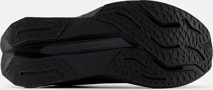 New Balance FuelCell Propel v5 black/metallic black/magnet (Damen)