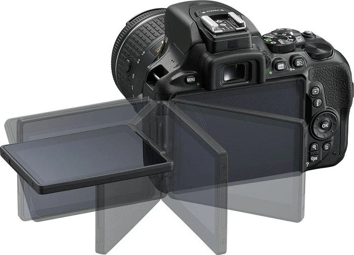 Nikon D5600 mit Objektiv AF-P DX 18-55mm 3.5-5.6 G VR und AF-P DX 70-300mm 4.5-6.3 G ED VR