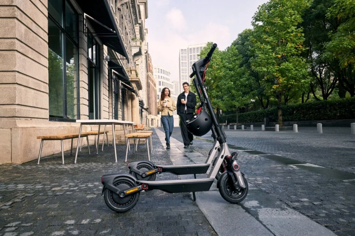 Ninebot by Segway F3 E Elektro-Roller 25km/h