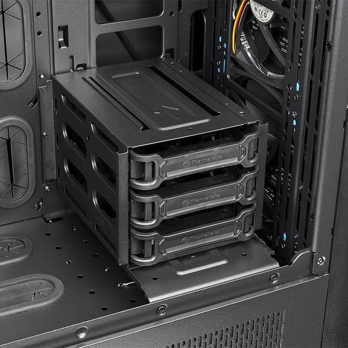 Thermaltake Core X71, Acrylfenster