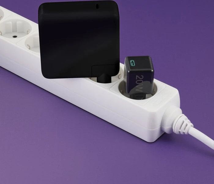 Hama Schnellladegerät USB-C Super-Mini-Charger PD 20 W schwarz