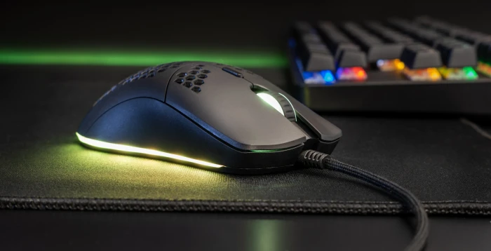 ISY IGM-4000-BK Ultralight RGB Gaming Maus schwarz, USB