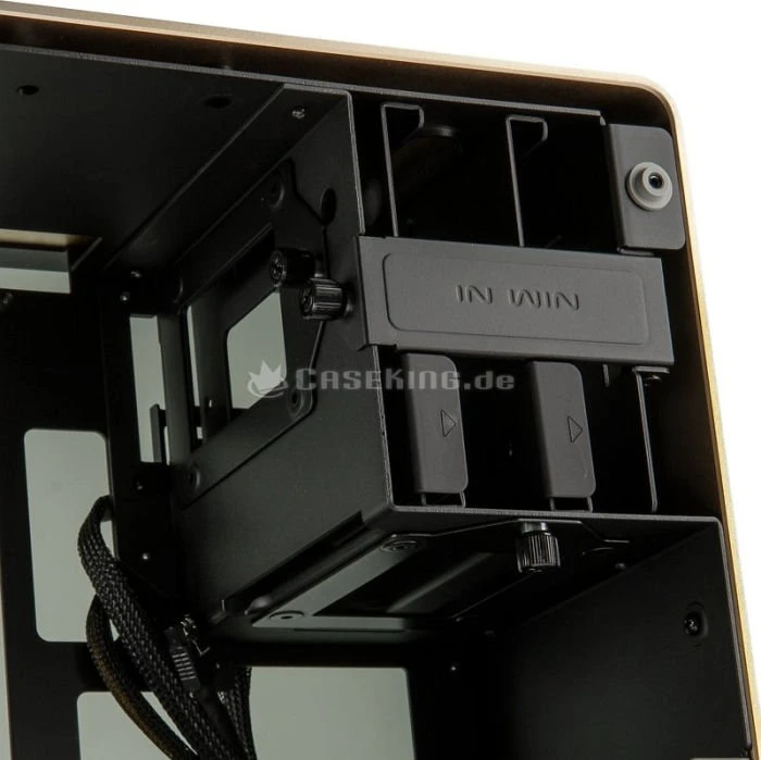 In Win 901 gold, Glasfenster, Mini-ITX