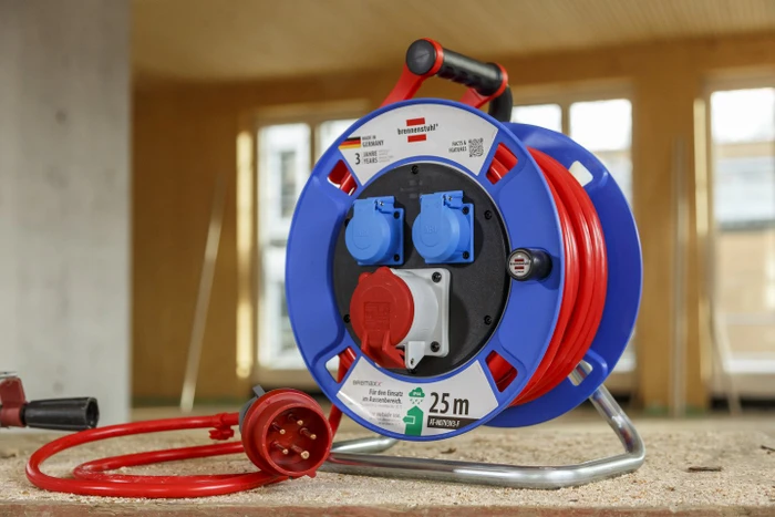 Brennenstuhl Garant CEE 1 Kabeltrommel, CEE 400V/16A auf 2x Schuko + 1x CEE 400V/16A, 25m, IP44, AT-N07V3V3-F 5G1,5