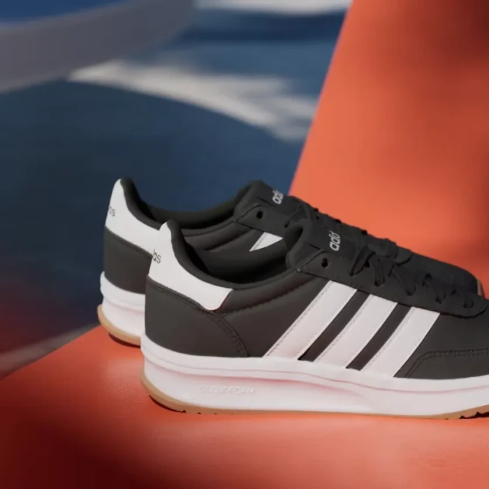 adidas Run 70s 2.0 core black/cloud white/gum (Junior)