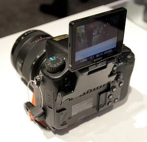 Sony Alpha 77 mit Objektiv 16-50mm 2.8 DT SSM