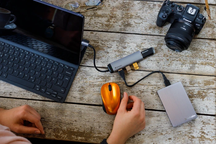 Verbatim USB-Hub, 4x USB-A 3.0, USB-C 3.0 [Stecker]
