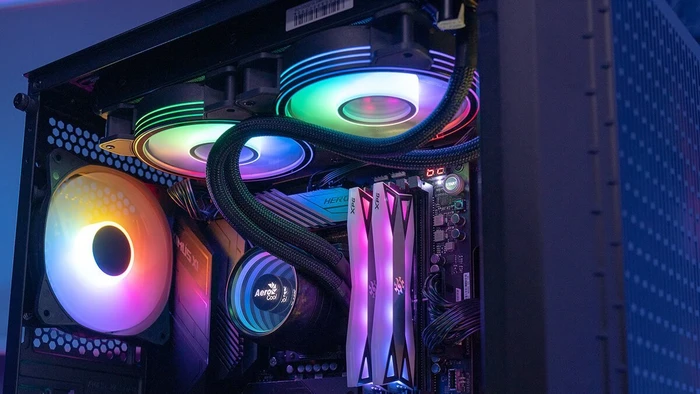 AeroCool Beam, inkl. 4x Lüfter, Lüfter LED RGB, Glasfenster