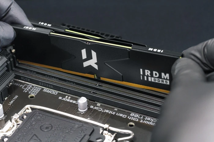 goodram IRDM BLACK SILVER UDIMM 64GB Kit, DDR5-6000, CL30-38-38-96, 2RX8