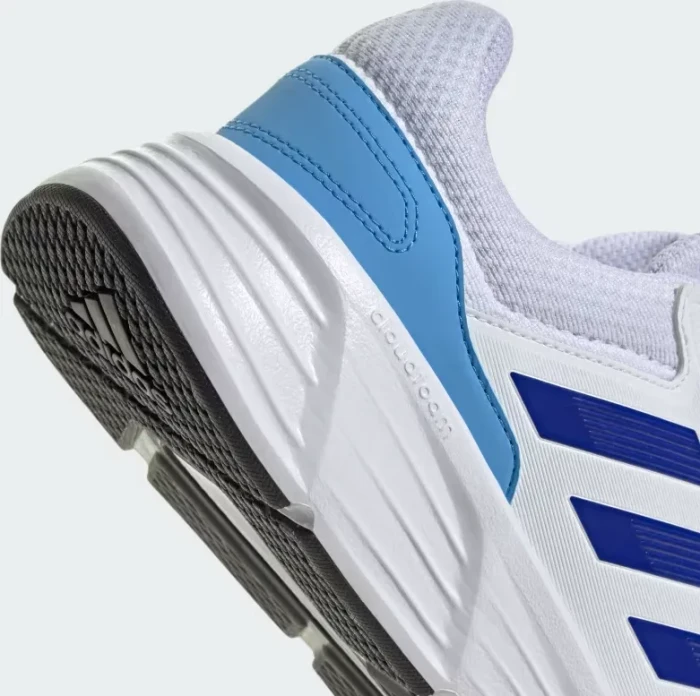 adidas Galaxy 6 cloud white/semi blue burst/semi spark (Herren)