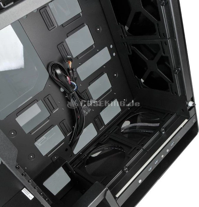 In Win 909 schwarz, Glasfenster