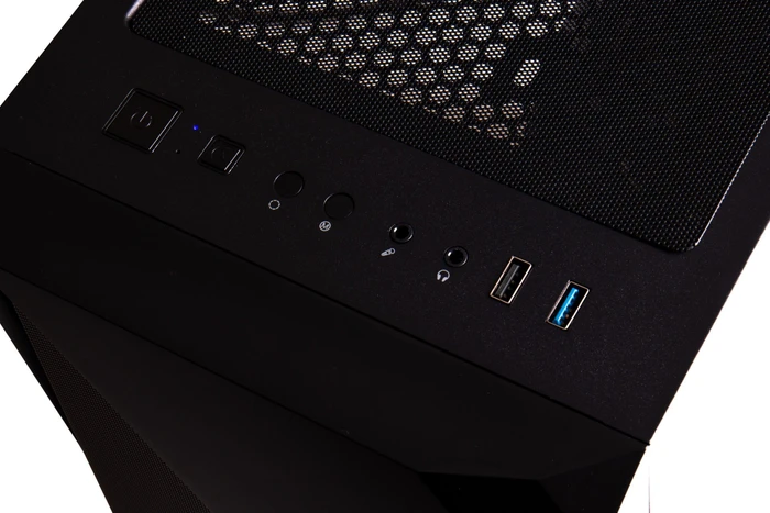 Hyrican Gamemax Striker 7454, Ryzen 7 9700X, 32GB RAM, 1TB SSD, GeForce RTX 5070