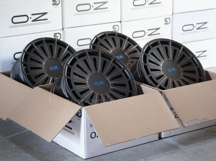 OZ Superturismo Aero 9.5x20 5/114.3 ET45 (verschiedene Farben)