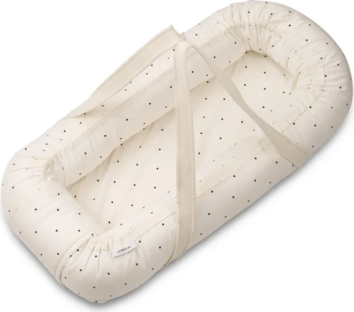 Liewood Gro Kuschelnest classic dot creme de la creme