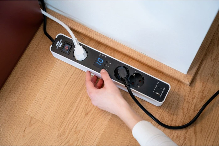 Brennenstuhl Ecolor Steckdosenleiste, 3-fach, mit Countdown Timer und USB-Ladefunktion, 1.5m, weiß/schwarz
