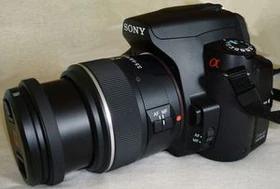 Sony Alpha 230 mit Objektiv 18-55mm 3.5-5.6 DT SAM und 55-200mm 4.0-5.6 DT SAM