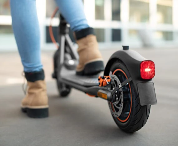 Ninebot by Segway F40E Elektro-Roller 25km/h