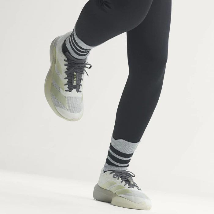 adidas Adizero Evo SL off white/ice gold met./granite (Damen)