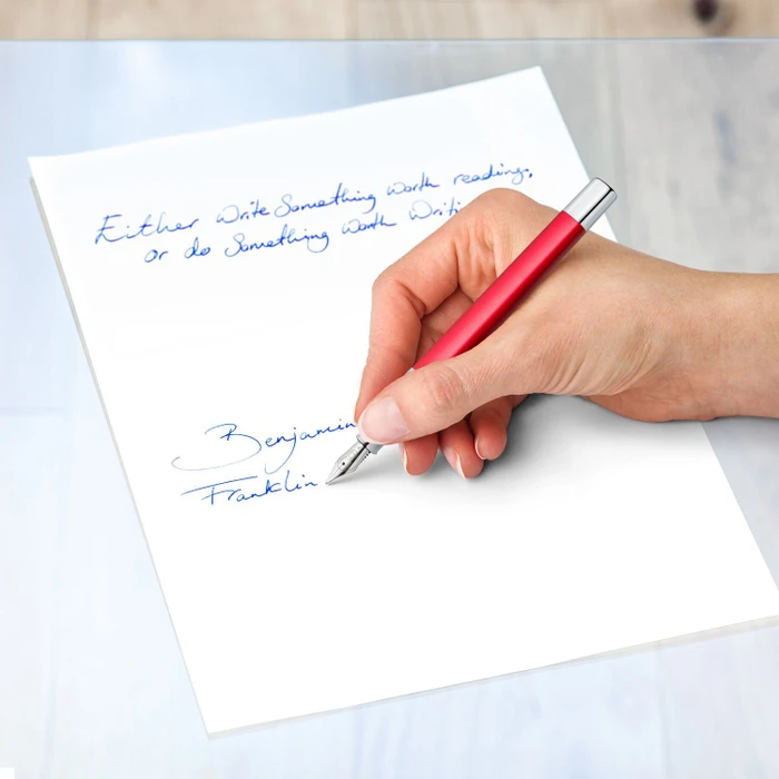 Staedtler triplus 474 roaring red/silber, rechte Hand, fein, Faltschachtel
